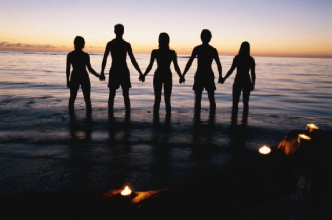 One distance, five horizons